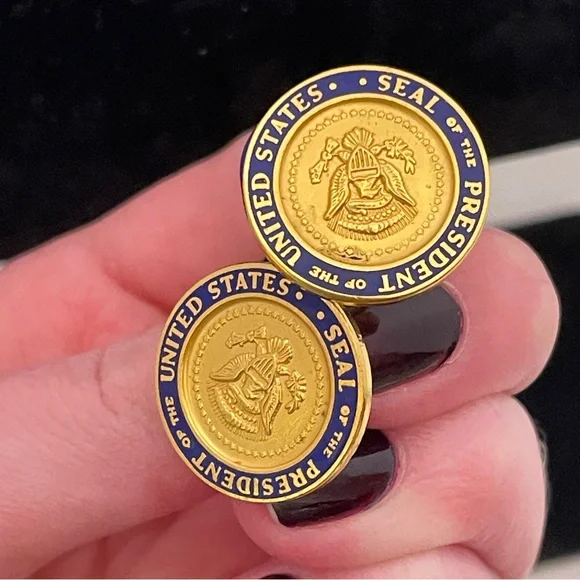 Vintage GERLAD R FORD Presidential Seal Gold Tone Made in USA Men's Cuff Links
